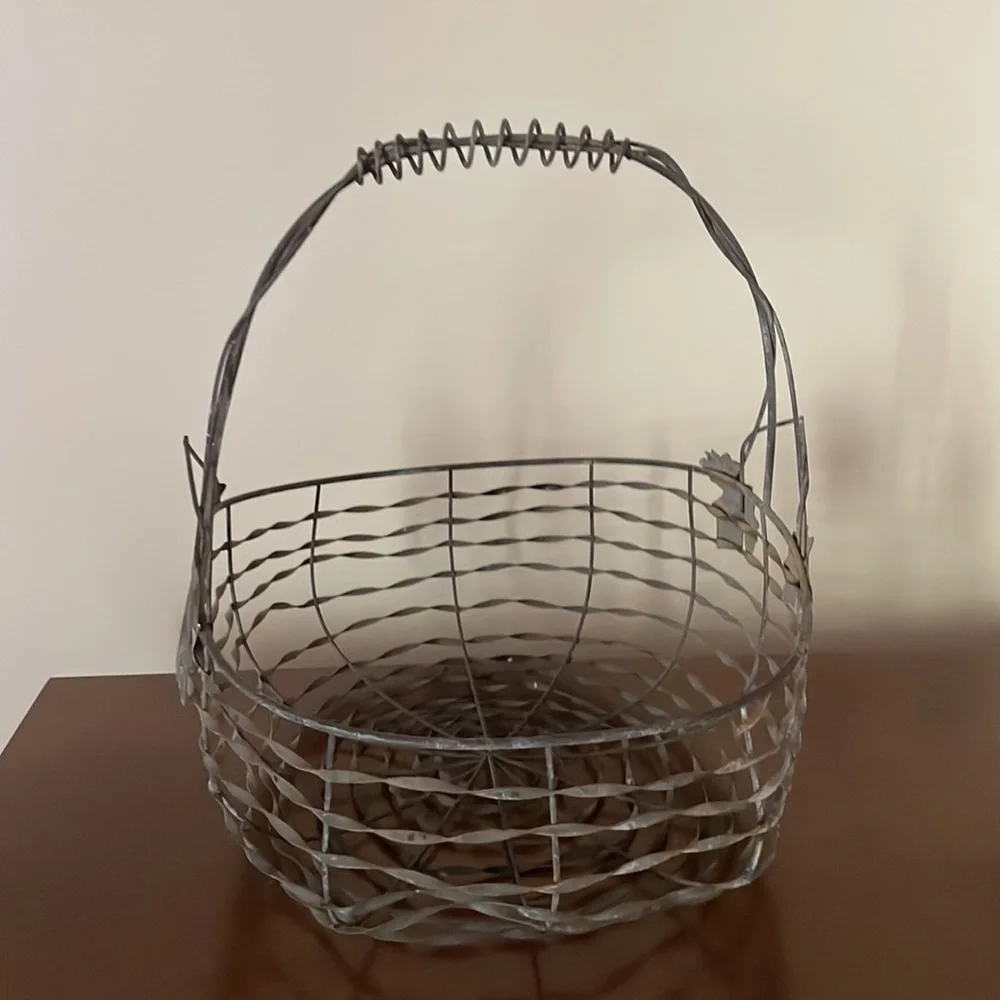 Vintage Wire Rustic Harvest Basket 12 inches